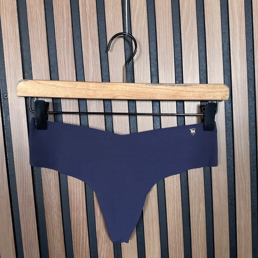 New Victoria's Secret Panties Medium Womens Dark Purple Seamless Thong / String